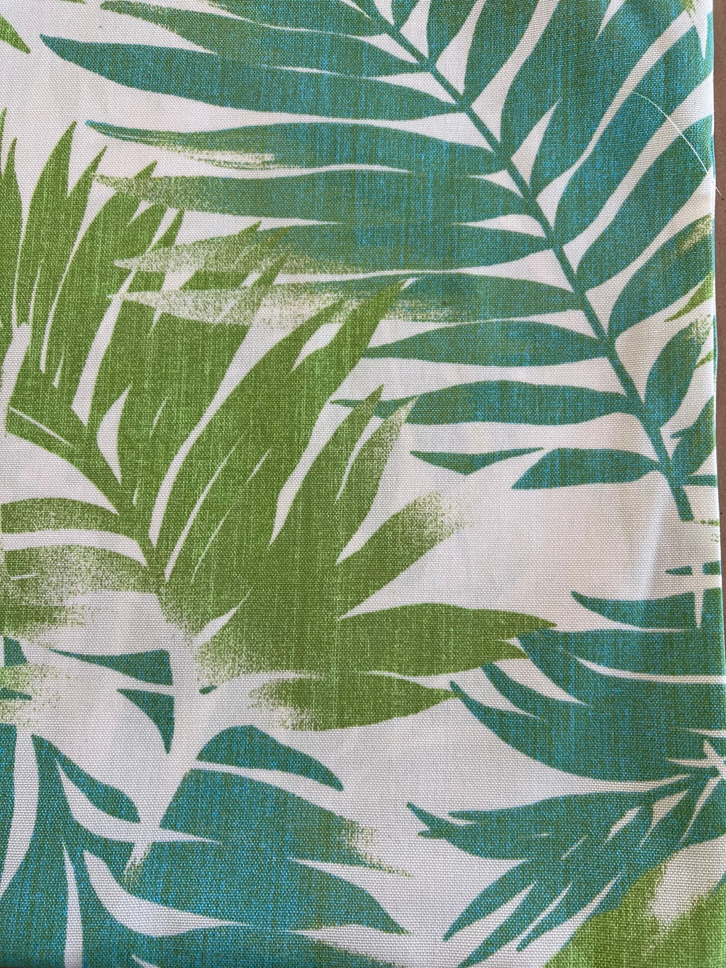 2 Pack Outdoor Throw Pillows, Waterproof & Fade-Resistant Patio Cushions for Garden, Porch, Poolside Furniture - Soft & Comfortable Decorative Pillow Covers (18x18 Inch, green )