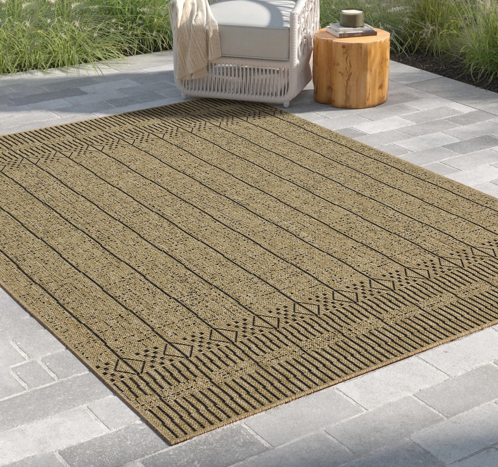 Earth GC_NTL1008 Jute/Black 2 ft. 7 in. x 7 ft. 3 in. Indoor/Outdoor Area Rug