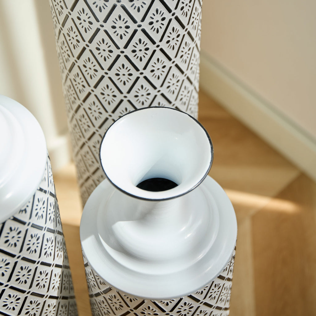 Modern Floor Vase Set – White & Black Metal Vases with Geometric Pattern – 3-Piece Home Decor Set in 24.8 in, 29.13 in & 33.85 in Heights
