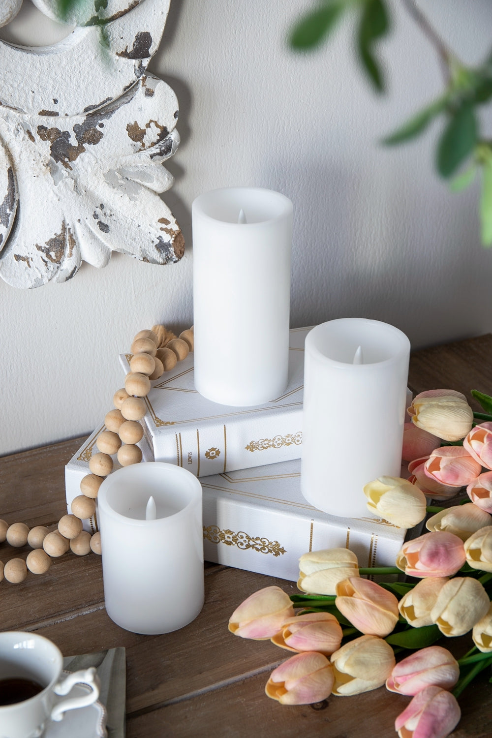 Set of 3 White LED Candles with Remote Timer, L:D3X6' M:D3X5' S:D3X4'