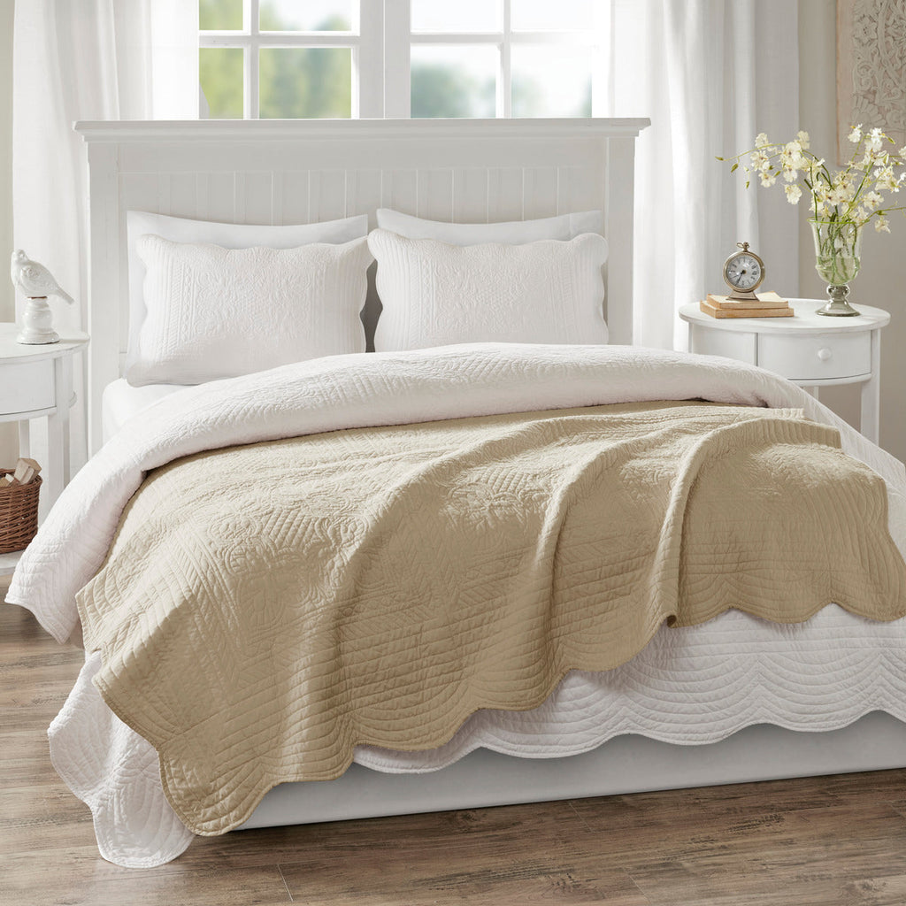 Oversized Quilted Throw with Scalloped Edges Khaki 60x72'