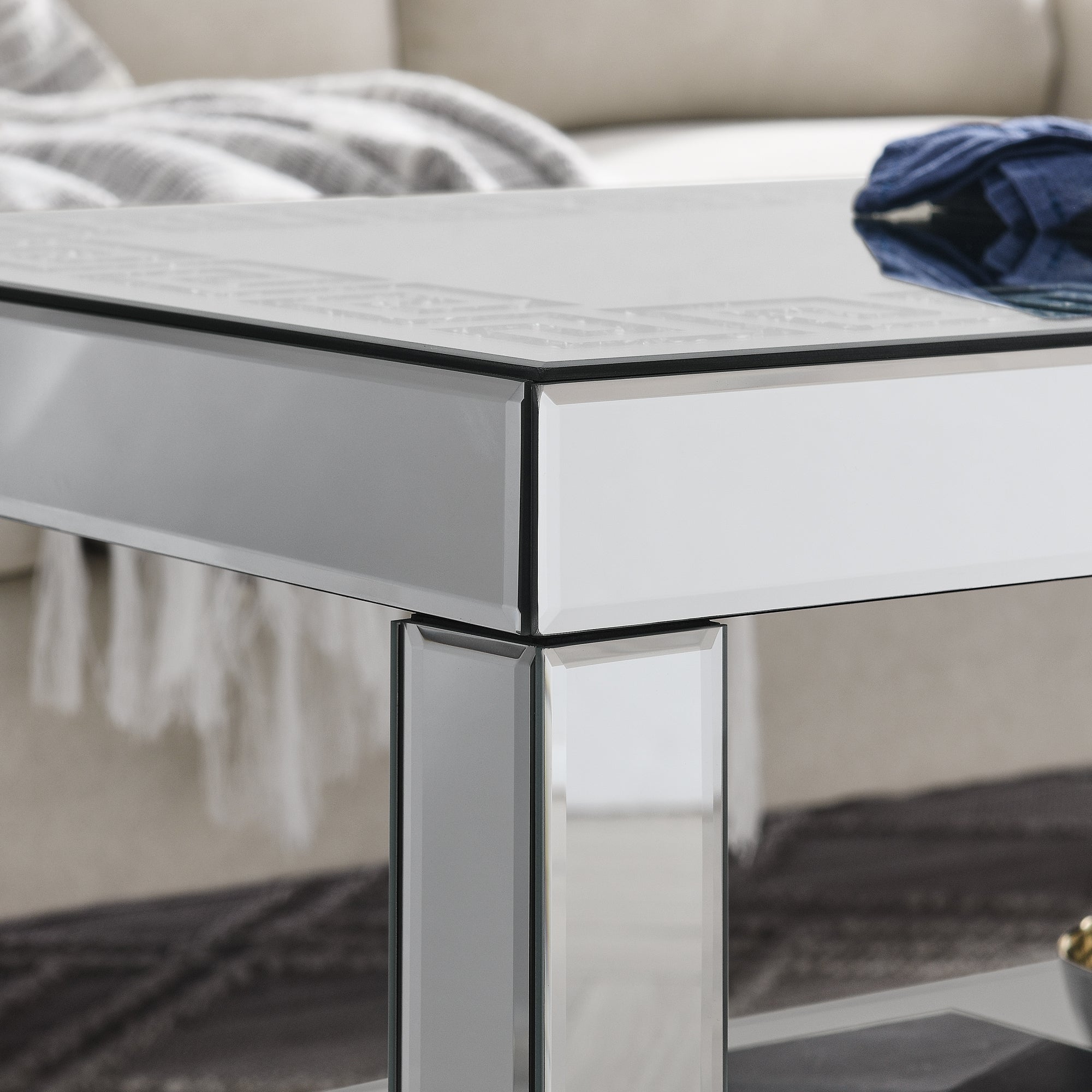 W 40 "X D 20" X H 20 "Curved border carved mirror coffee table: Silver mirror glass tabletop with sparkling diamond edge frame and crystal mirror legs, small coffee table for modern home sofa decorati