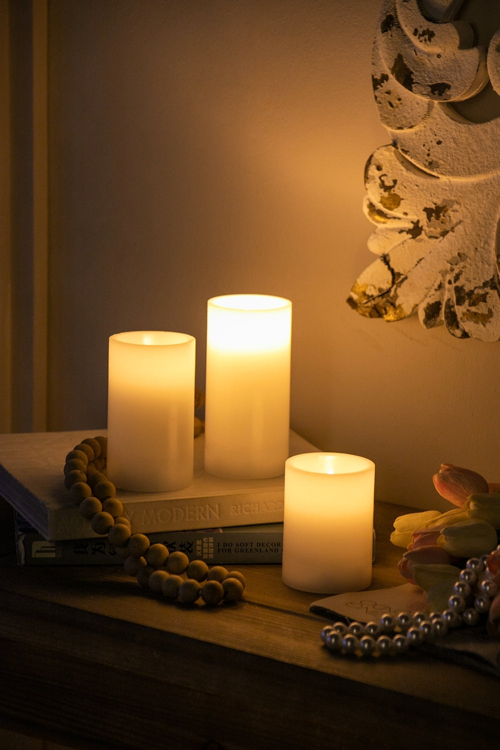Set of 3 White LED Candles with Remote Timer, L:D3X6' M:D3X5' S:D3X4'