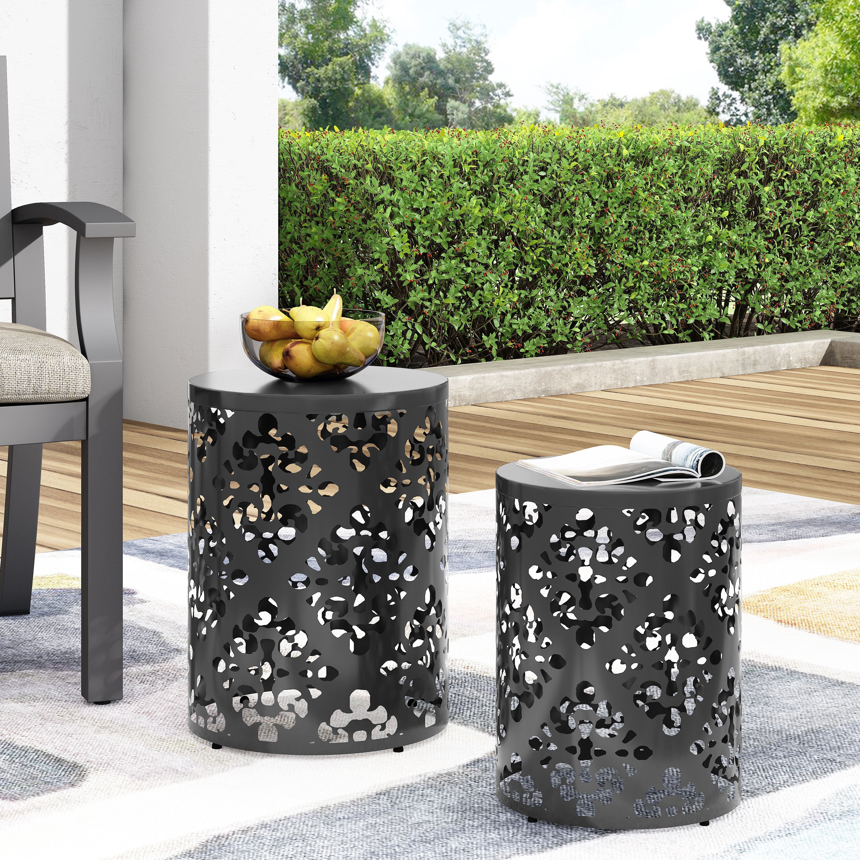 Modern Metal End Table Set of 2 with Iron Cut Design in Black