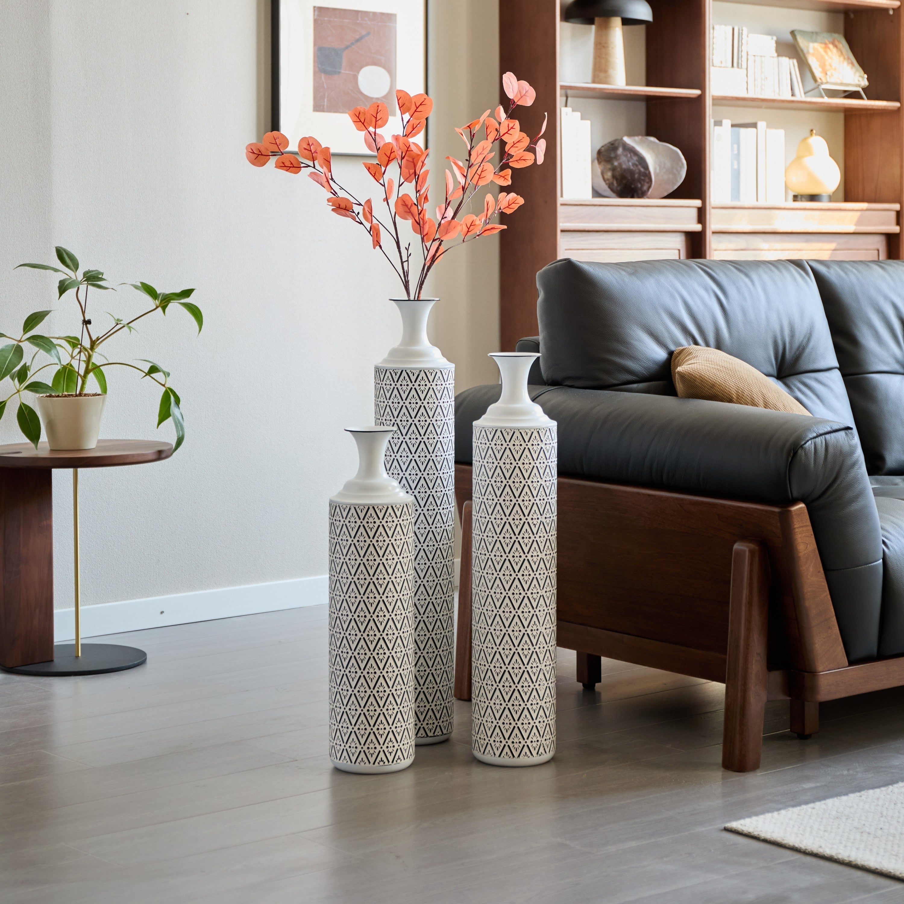 Modern Floor Vase Set – White & Black Metal Vases with Geometric Pattern – 3-Piece Home Decor Set in 24.8 in, 29.13 in & 33.85 in Heights