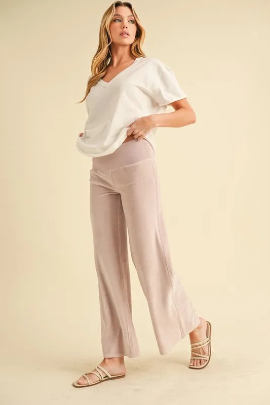 Aemi+Co V-Neck Short Sleeve T-Shirt