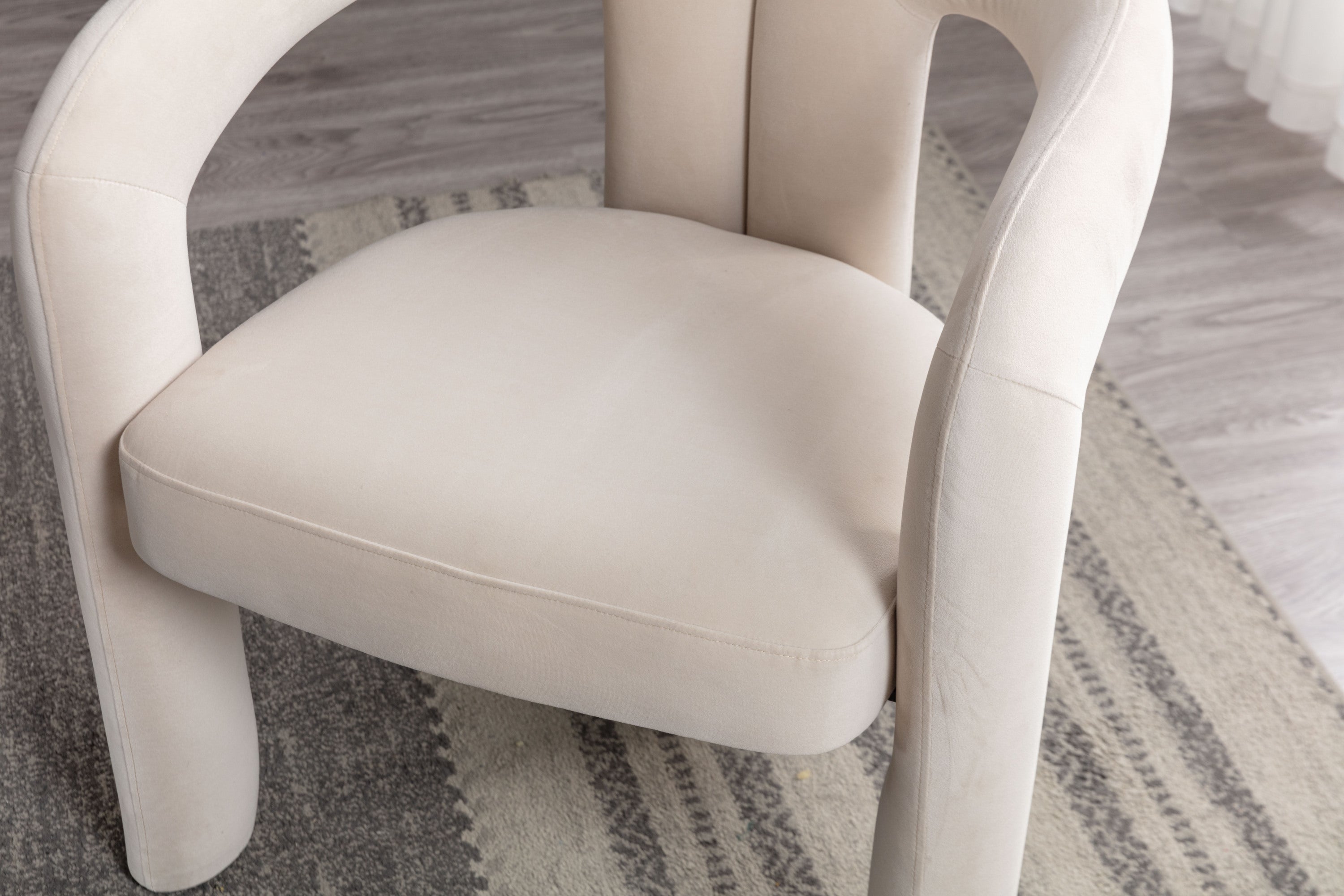 Contemporary Designed Velvet Fabric Upholstered Accent/Dining Chair /Barrel Side Chairs Kitchen Armchair for Living Room set of 2 (Beige Velvet)