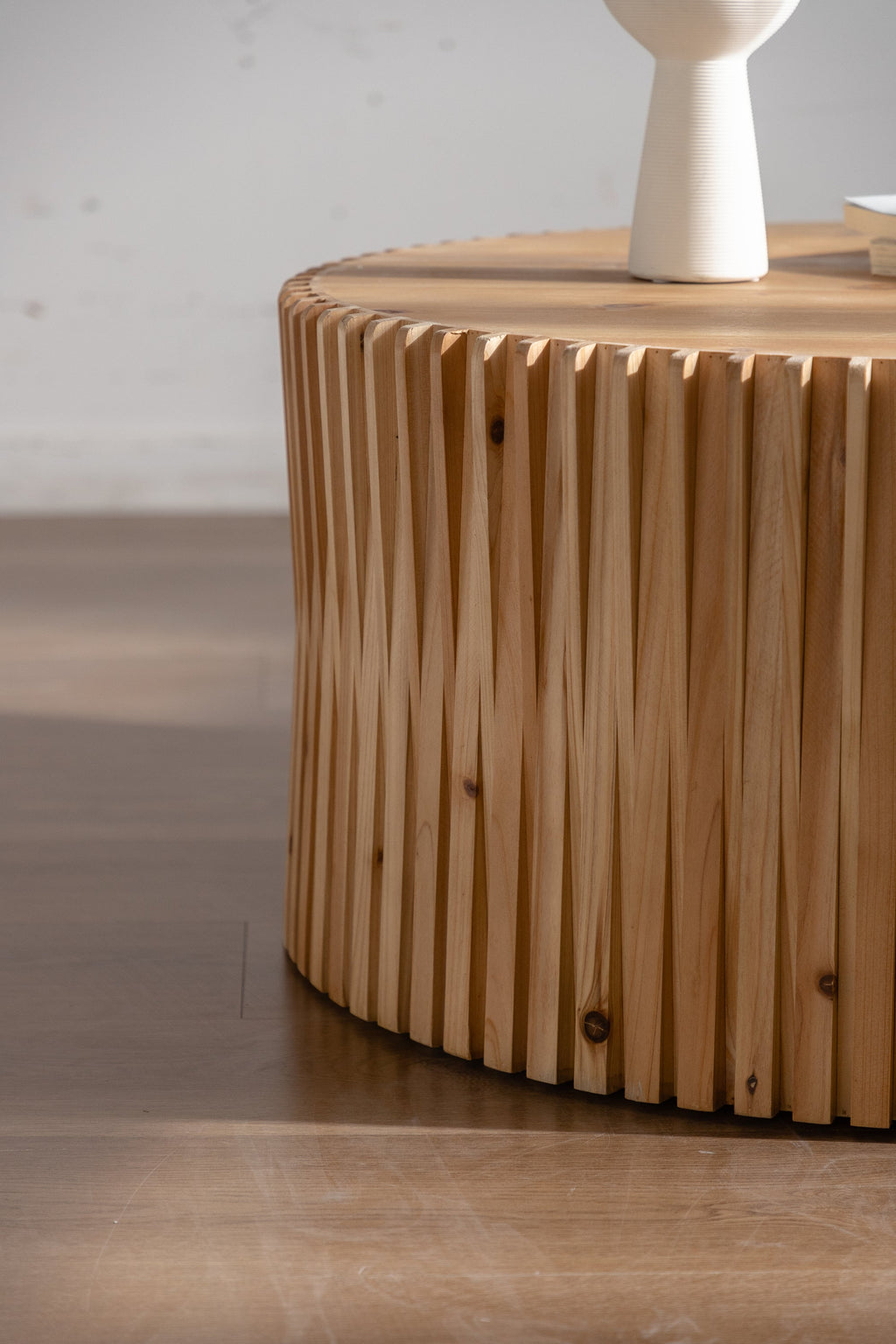 31.5" Retro Fashion Style Cylindrical Coffee Table with Vertical Texture Relief Design,Suitable for Living Room,Office,and Dining Room