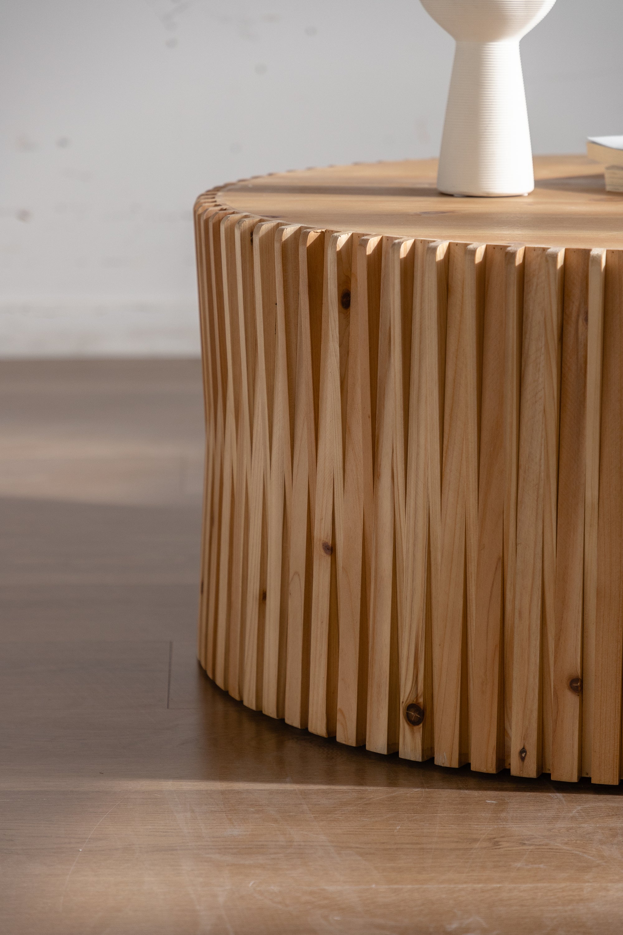 31.5" Retro Fashion Style Cylindrical Coffee Table with Vertical Texture Relief Design,Suitable for Living Room,Office,and Dining Room