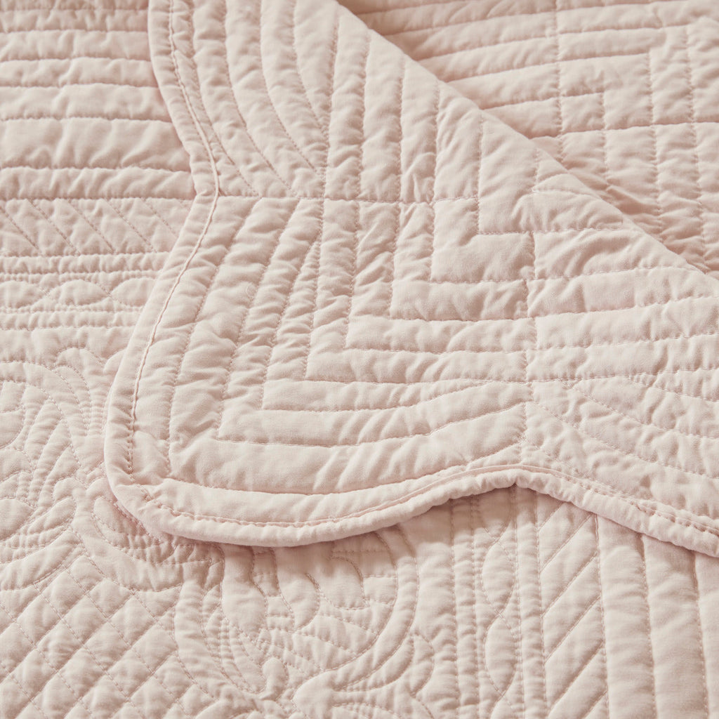 Oversized Quilted Throw with Scalloped Edges Blush 60x72'