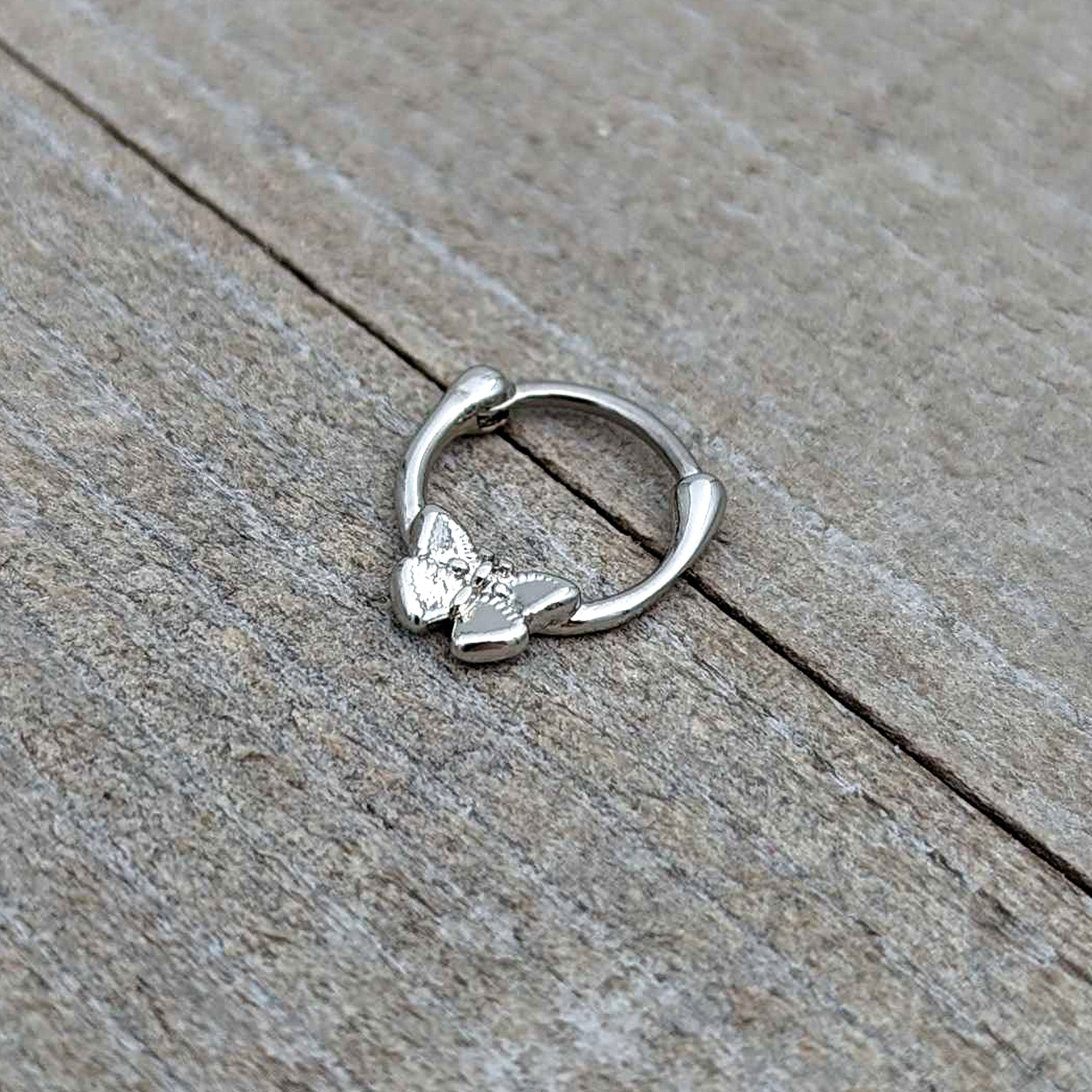 16G 5/16 Simple Textured Butterfly Cartilage Clicker
