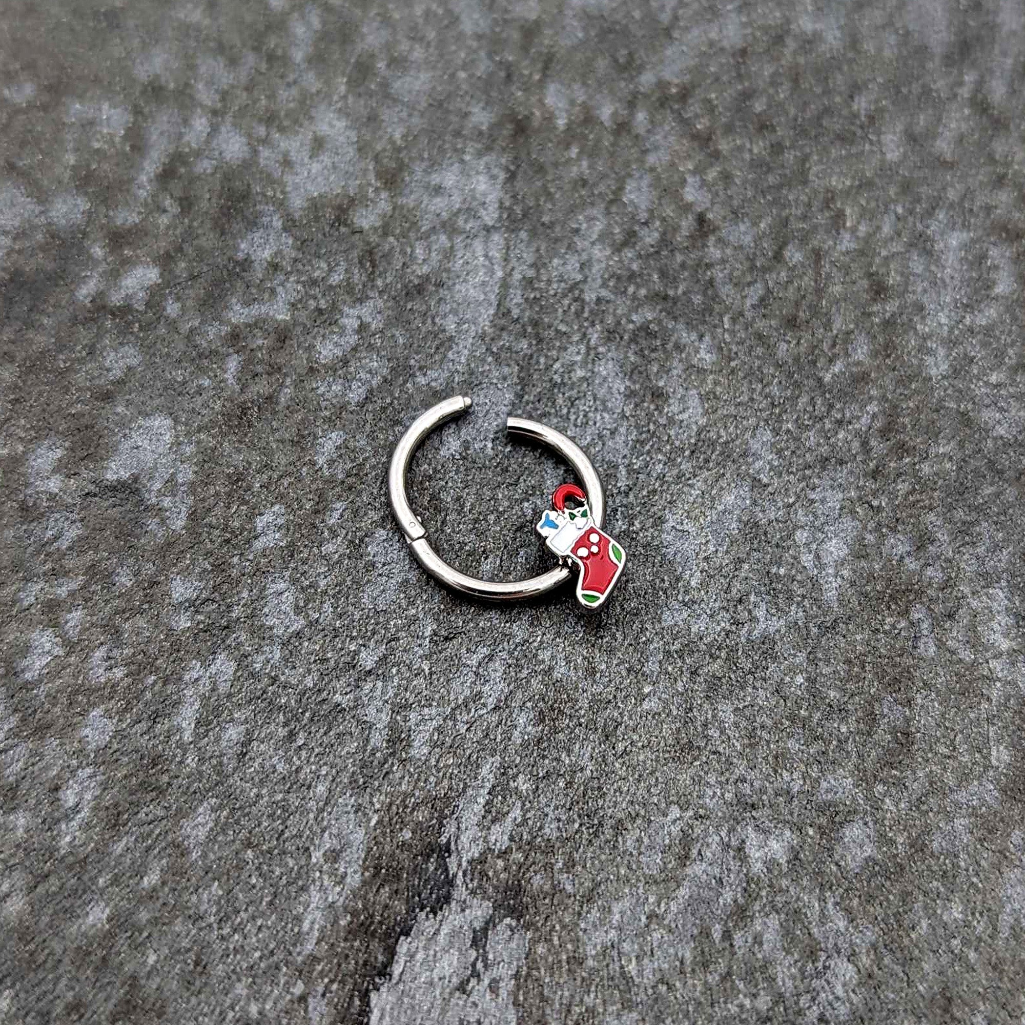 16G 3/8 Happy Christmas Stocking Red Green Hinged Segment Ring