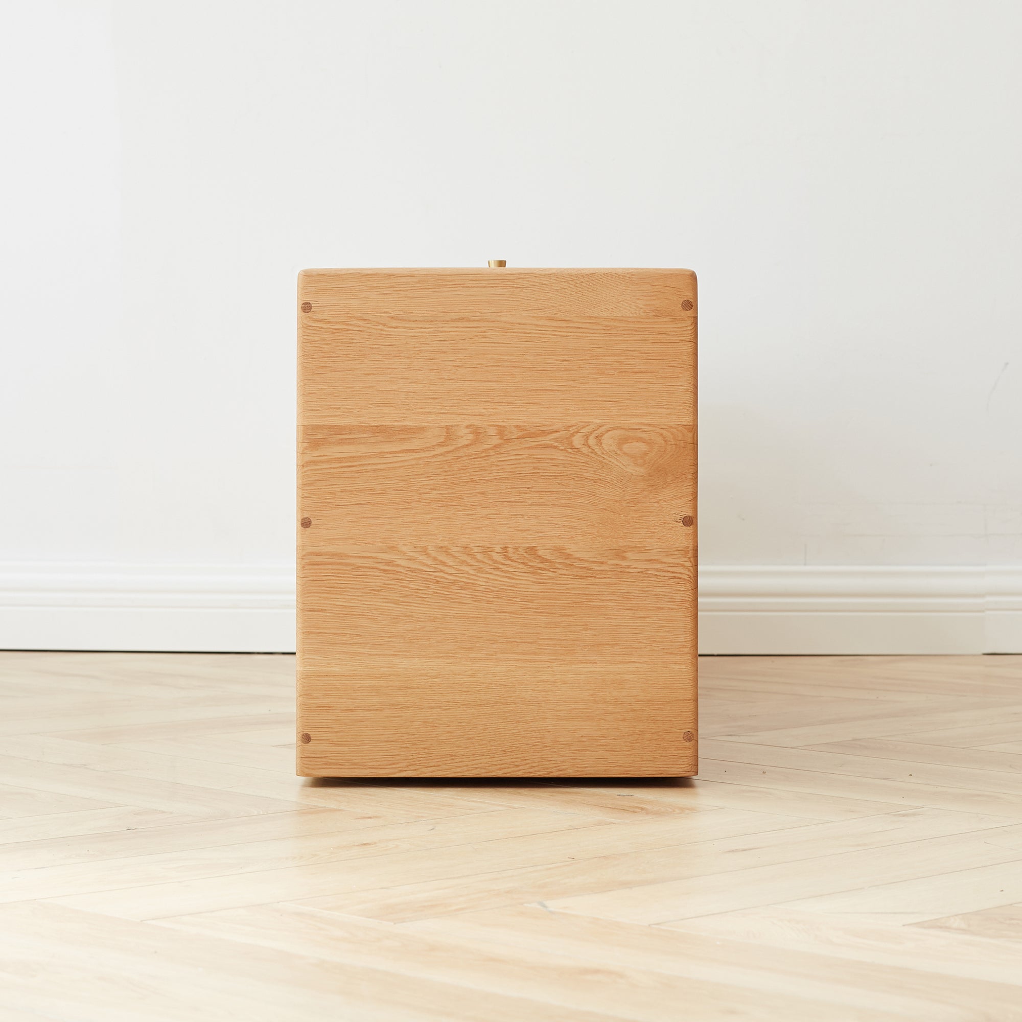 Modern Minimalist Solid Oak Bedside Table Storage Cabinet with Four Drawers for Living Room