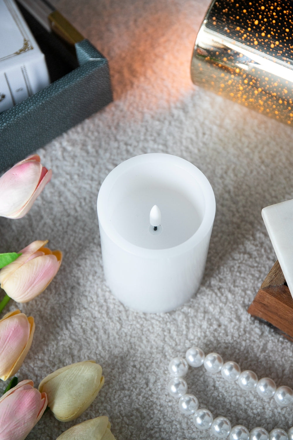 Set of 3 White LED Candles with Remote Timer, L:D3X6' M:D3X5' S:D3X4'