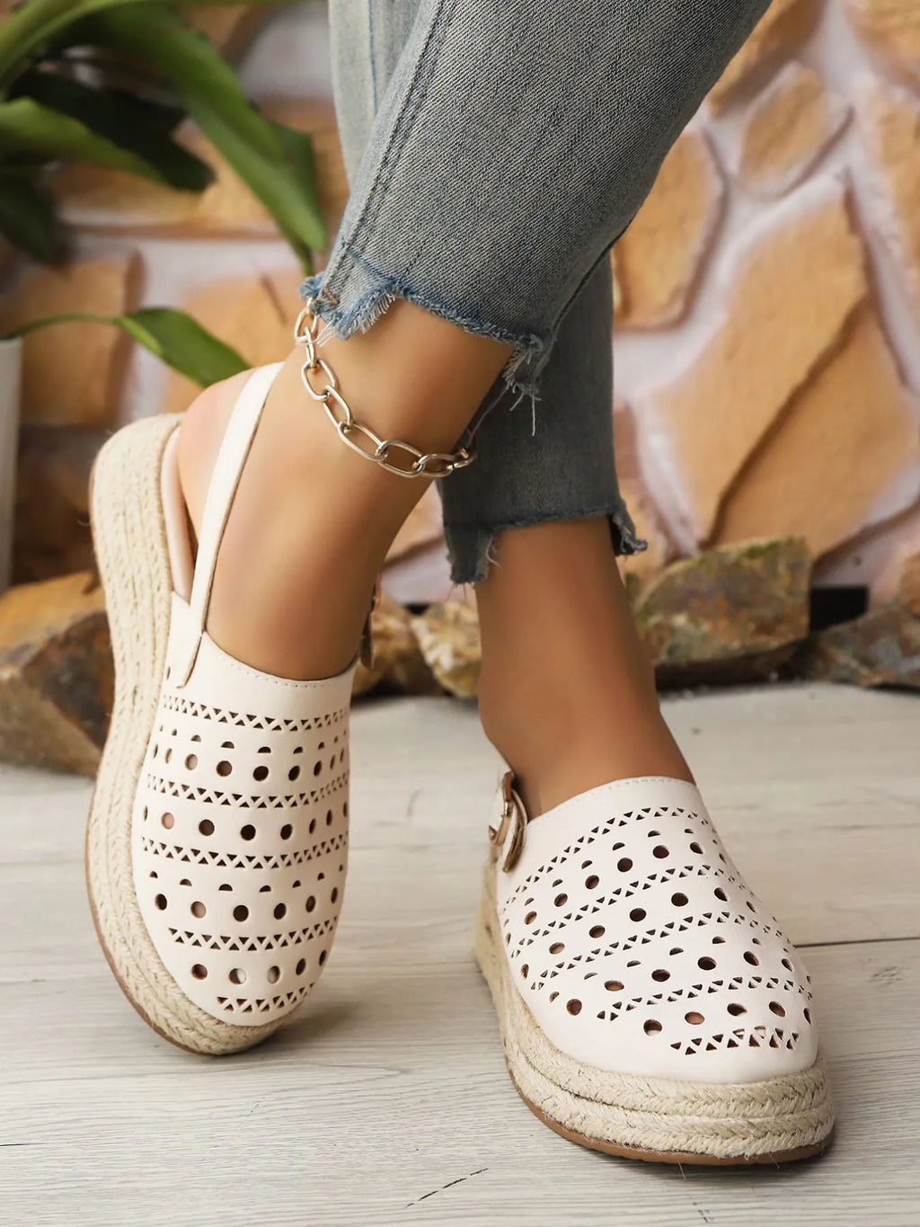 Hollow Out Platform Sandals