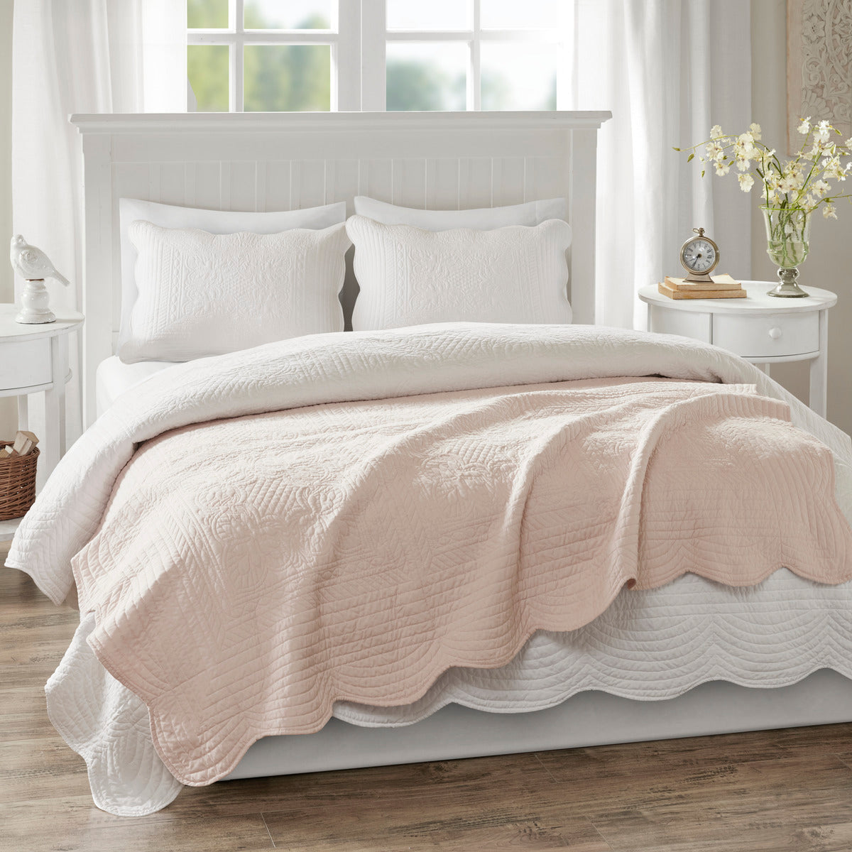 Oversized Quilted Throw with Scalloped Edges Blush 60x72'