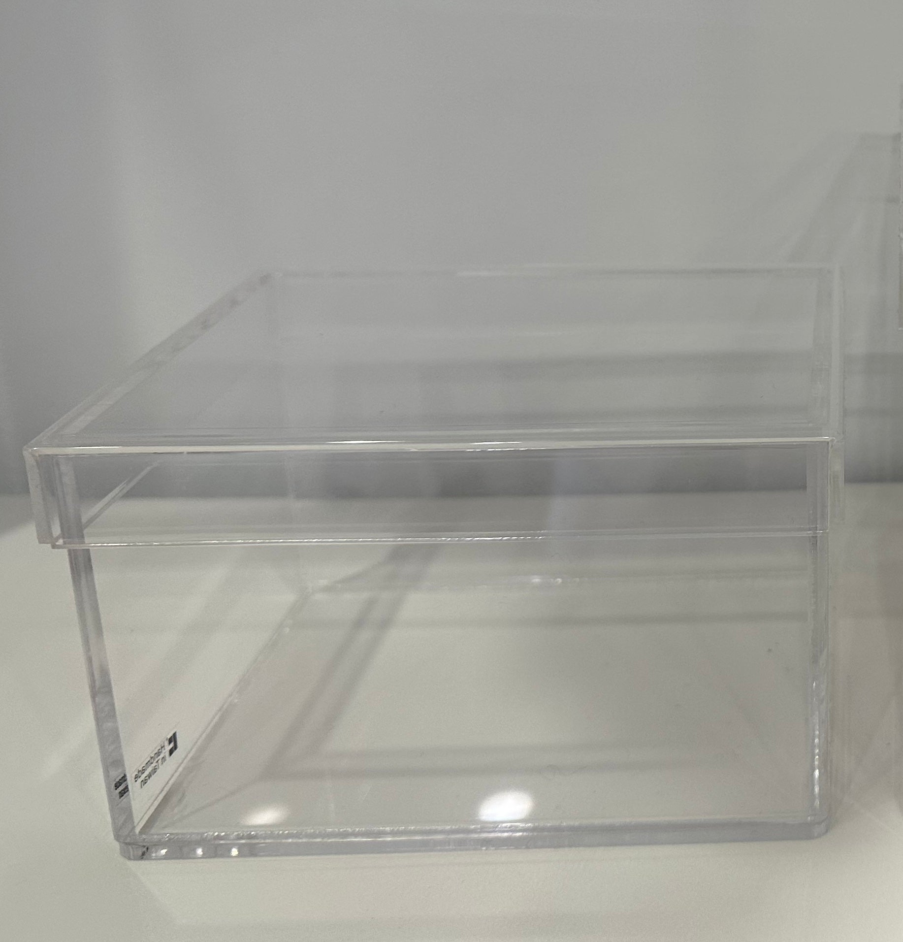 Rectangle acrylic box with lid￼