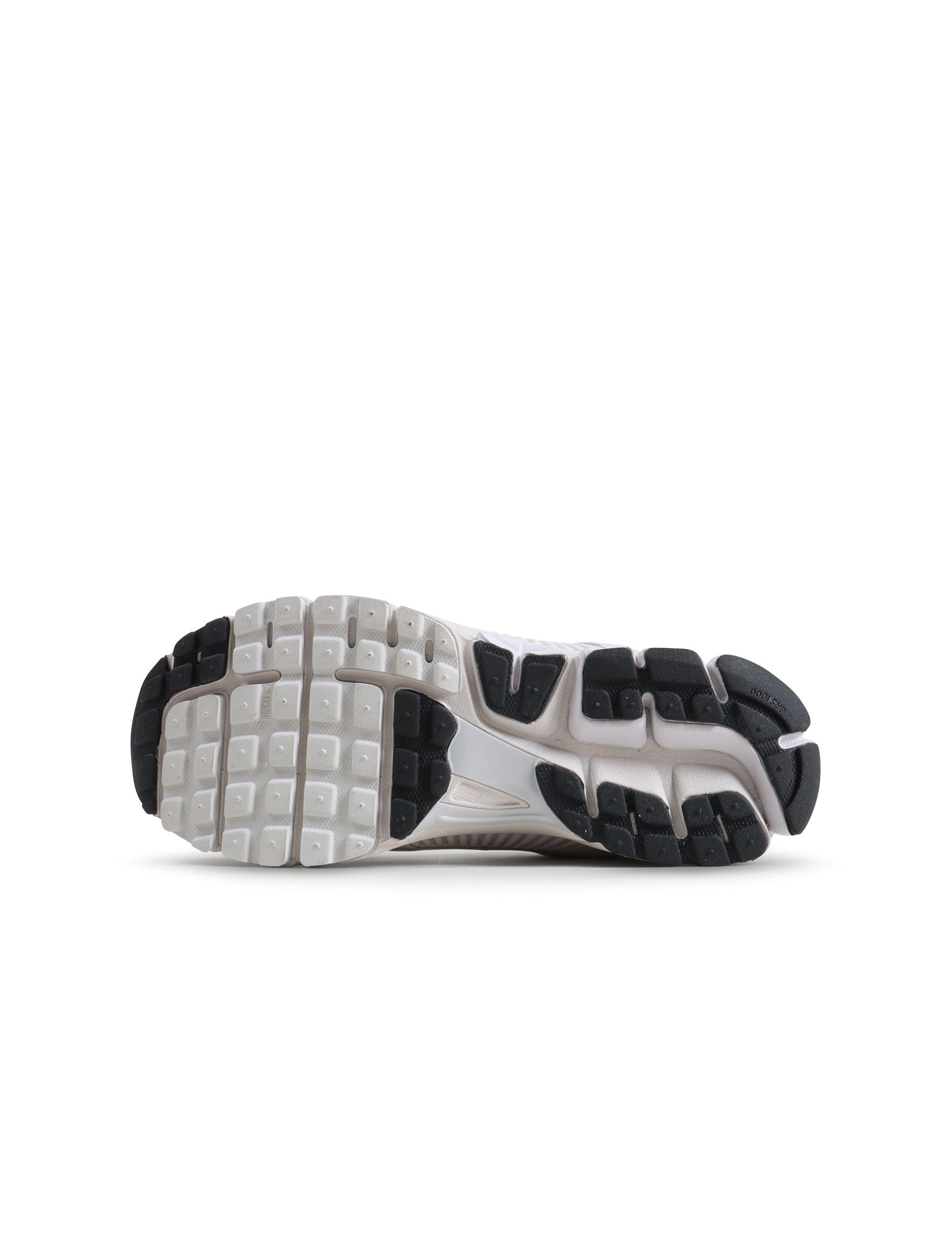 Nike Womens Zoom Vomero 5 - Triple White