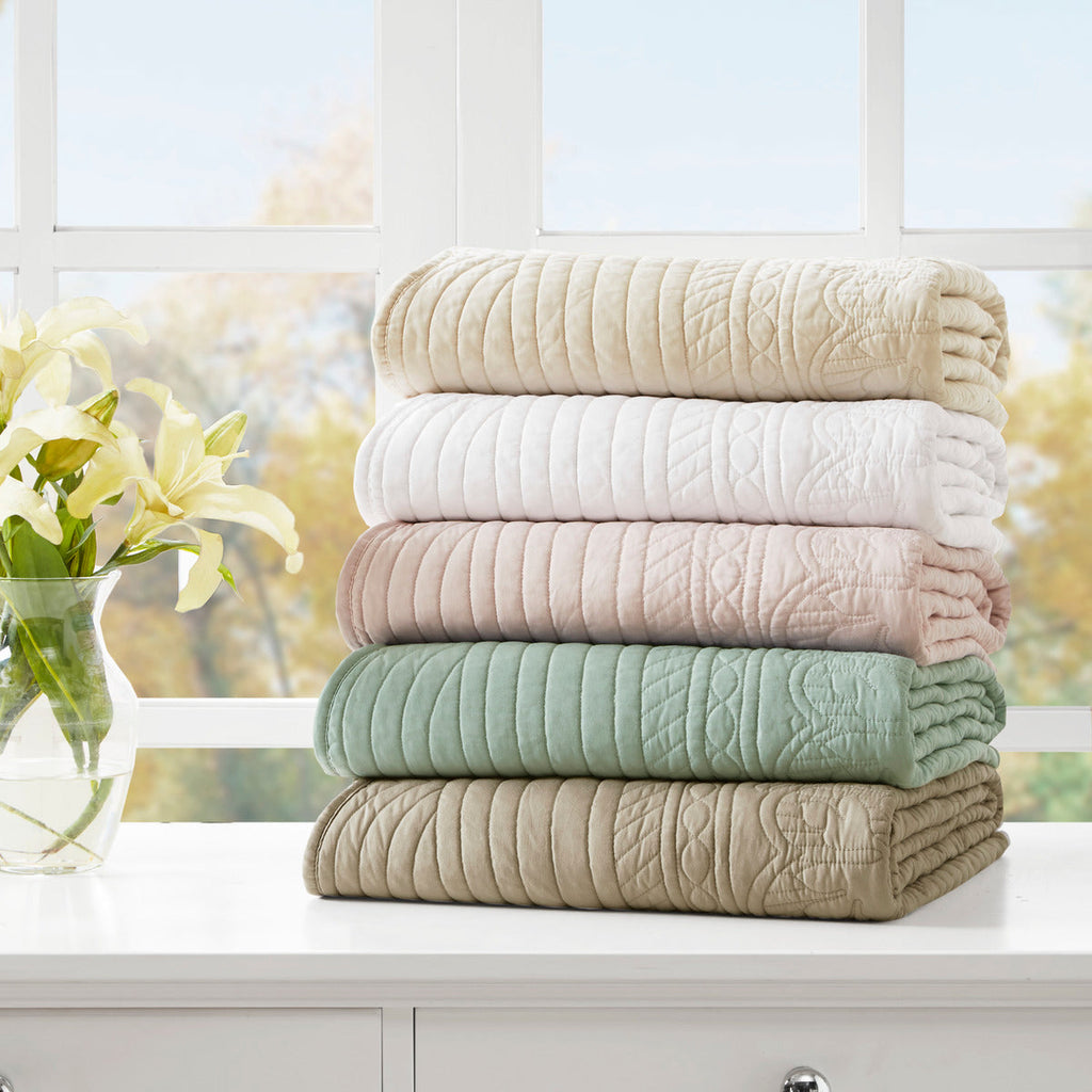 Oversized Quilted Throw with Scalloped Edges Khaki 60x72'