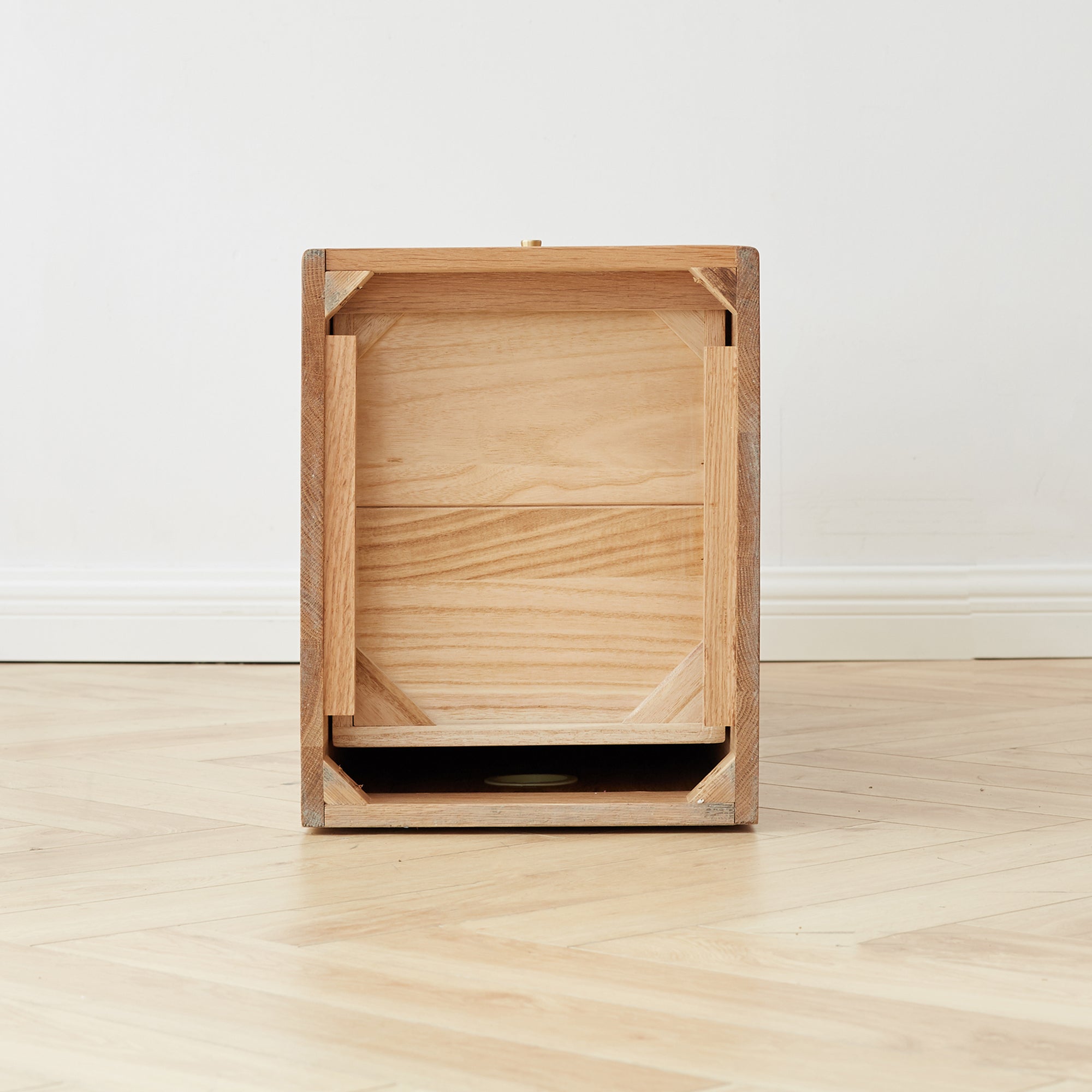 Modern Minimalist Solid Oak Bedside Table Storage Cabinet with Four Drawers for Living Room