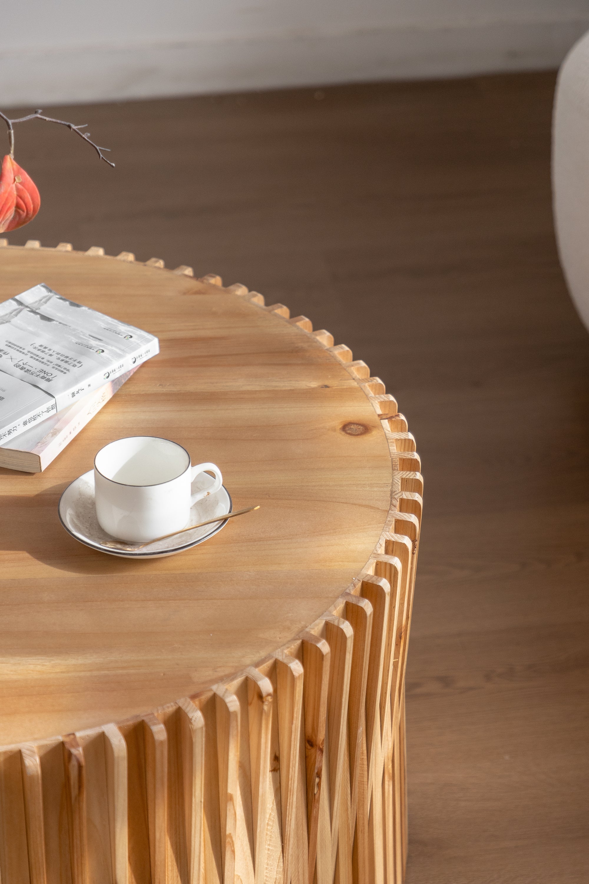 31.5" Retro Fashion Style Cylindrical Coffee Table with Vertical Texture Relief Design,Suitable for Living Room,Office,and Dining Room