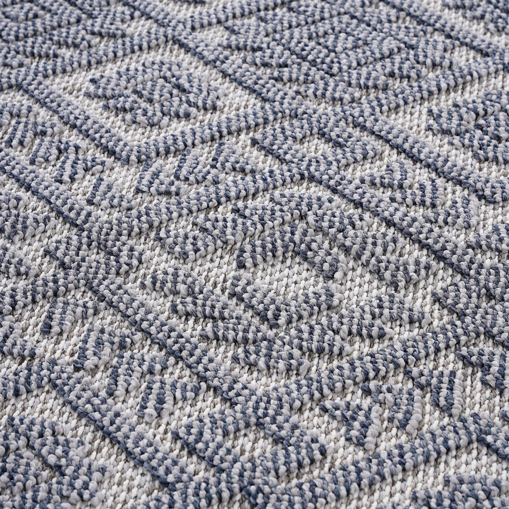 8X10 White/Gray /Traditional Indoor/Outdoor Area Rug
