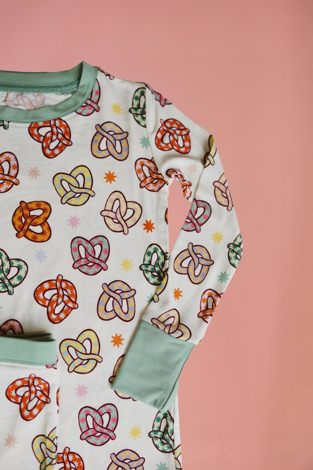Colorful Pretzel Two Piece Set