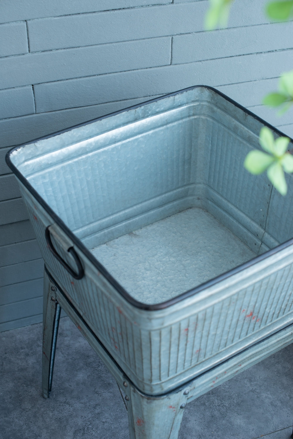 20.5x20.5x21' Large Perryman Galvanized Tub On Stand, for Plant Pot/Planter/ Metal Ice Buckets