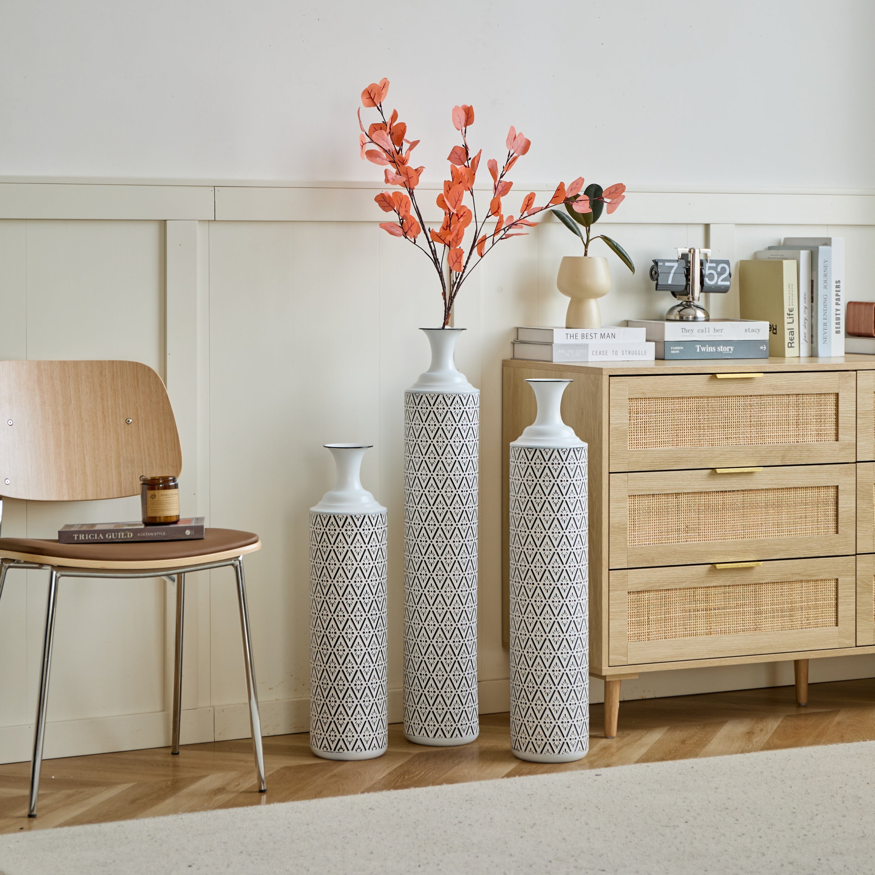 Modern Floor Vase Set – White & Black Metal Vases with Geometric Pattern – 3-Piece Home Decor Set in 24.8 in, 29.13 in & 33.85 in Heights