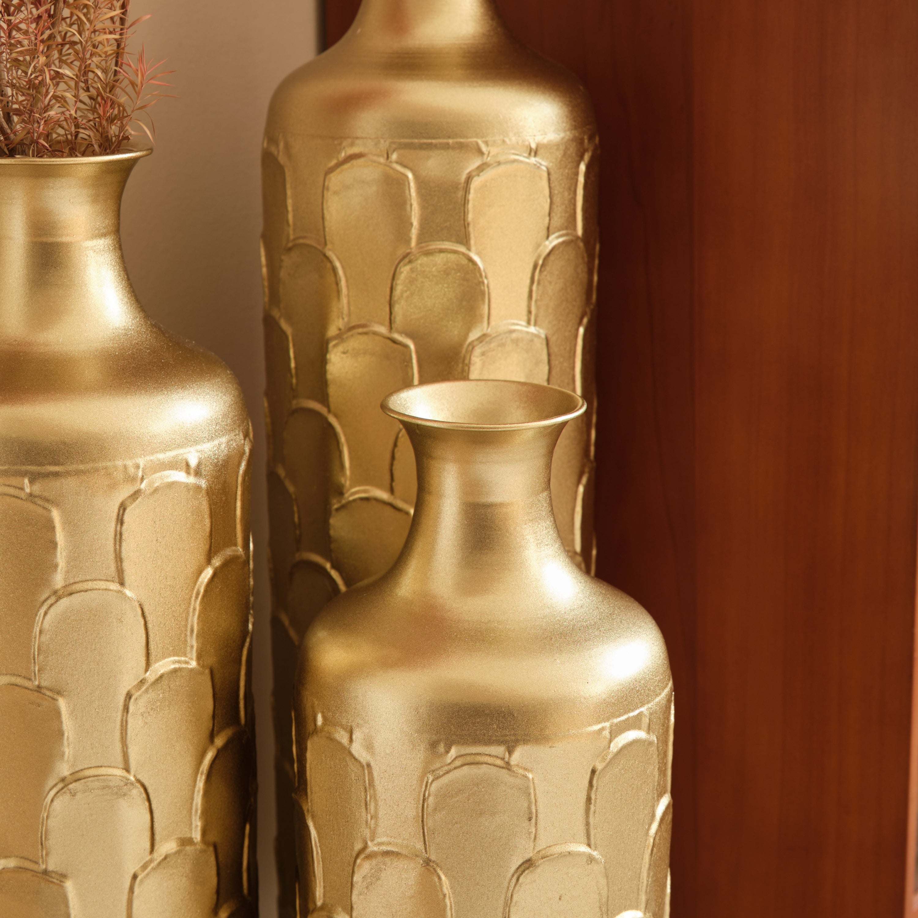 Floor Metal Vases Decorated White Metal Vases Set of 3 Gorgeous Home Decoration Large Glazed Metal Vases 25.2in/29.33in/34.25in Height