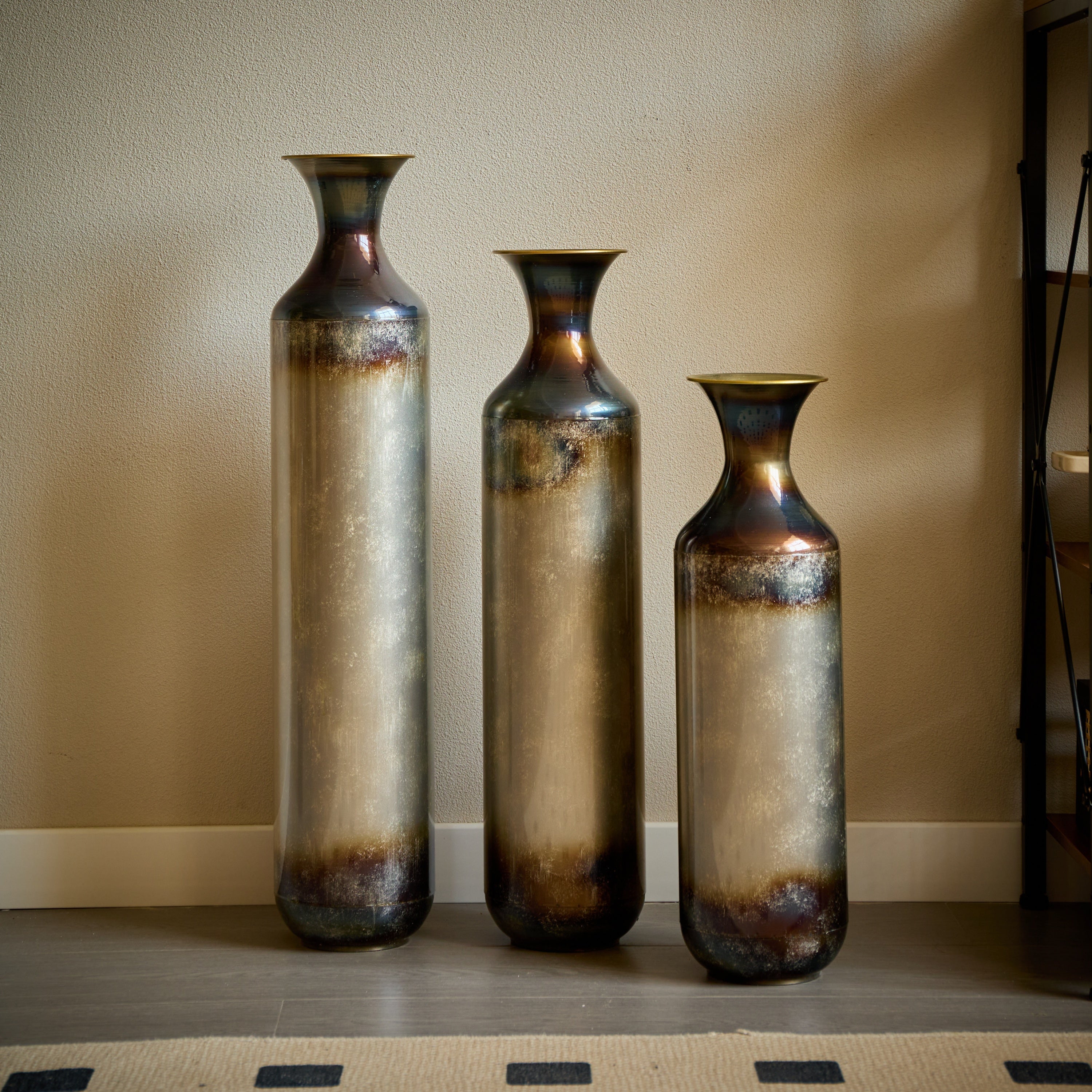 Modern Droplet-Shaped Floor Vase Set – Gold & White Glazed Metal Decorative Vases – 3-Piece Home Accent for Living Room or Entryway